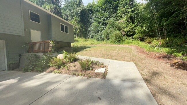 Building Photo - Charming 2-Bedroom Home with Garage Near P...