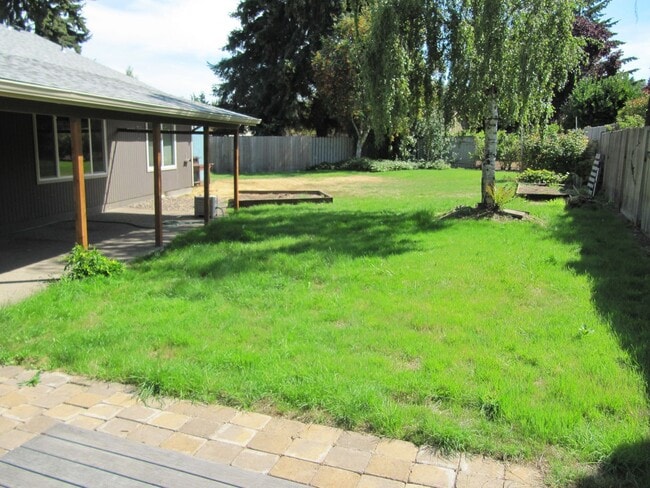 Building Photo - Gardener's Dream on Huge Lot with Landscap...