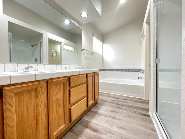 Building Photo - To schedule a viewing, call Wally Fellman ...