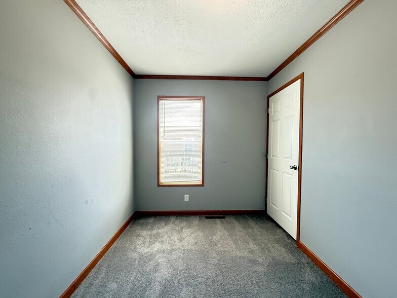 Building Photo - 2018 Mockingbird Pl NW
