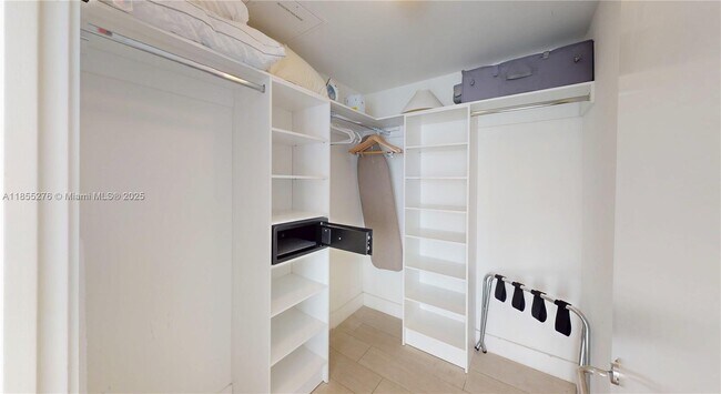 Building Photo - 4010 S Ocean Dr