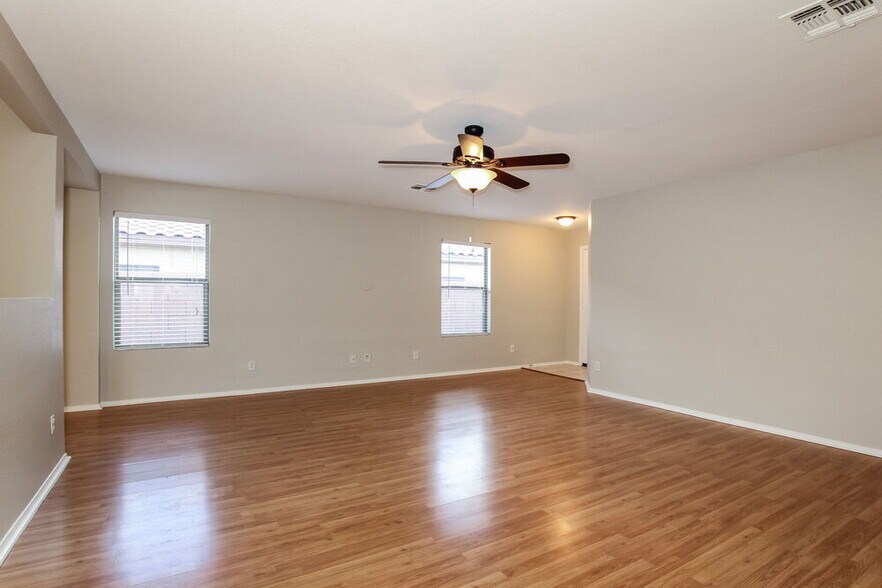 Building Photo - 3008 W White Feather Ln