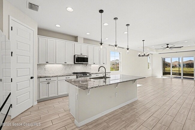 Building Photo - 2588 Pangea Cir