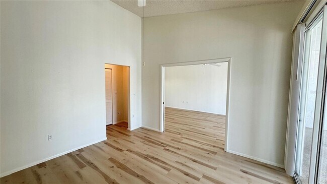 Building Photo - 950 Waterside Ln