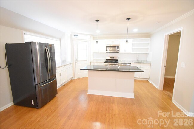 Building Photo - 4201 University Dr