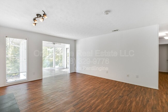 Building Photo - 1210 Augusta Dr