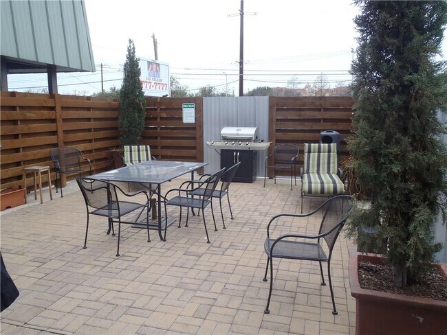 Building Photo - 3815 Guadalupe St