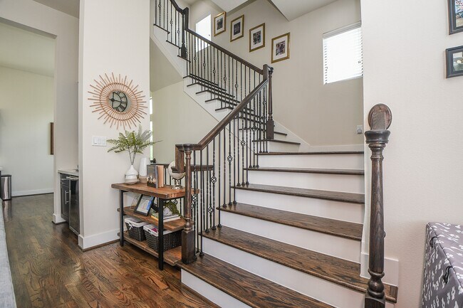 Building Photo - 1204 Fowler St