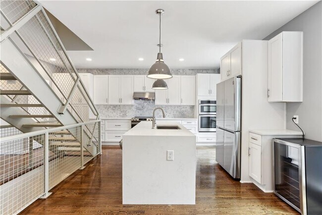 Building Photo - 1385 Stirling Cir NW
