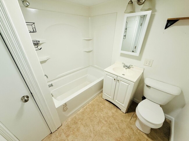 Building Photo - 53 Pike St