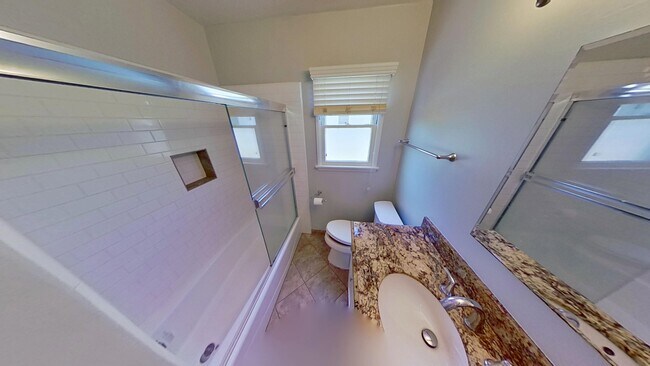 Building Photo - 270 La Verne Ave