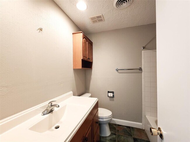 Building Photo - 25 Harbour Dr