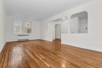 Building Photo - 1 bedroom in KEW GARDENS NY 11415