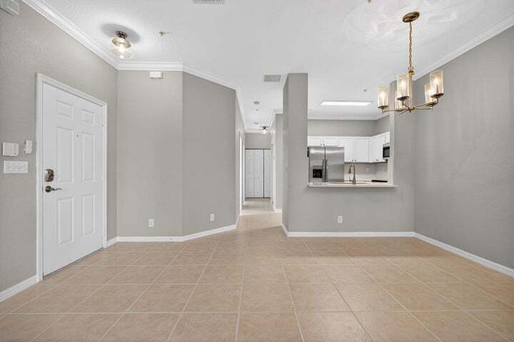 Building Photo - 160 Village Blvd