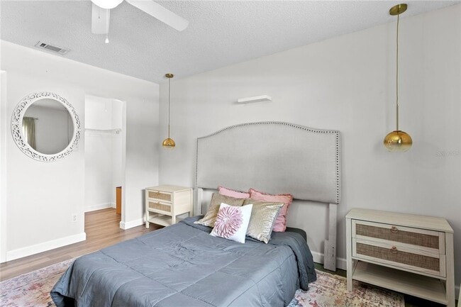 Building Photo - 4506 S Oak Dr
