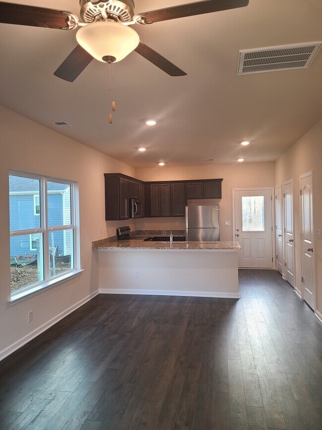 Building Photo - 8079 Logan Dr