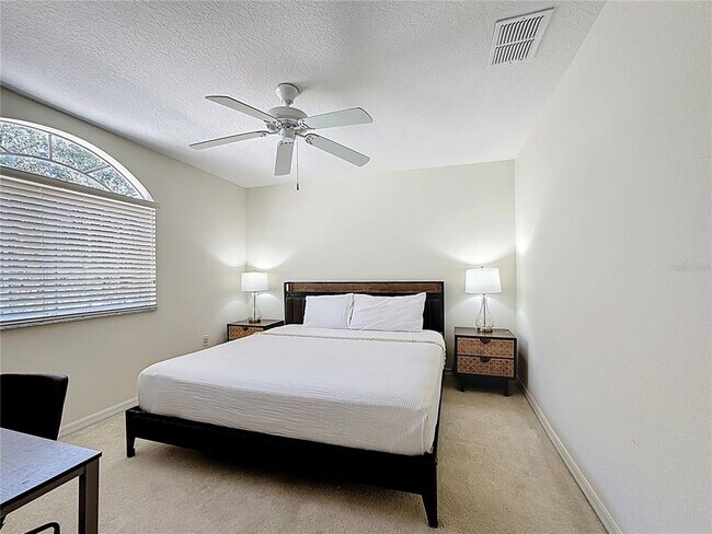 Building Photo - 526 Henley Cir