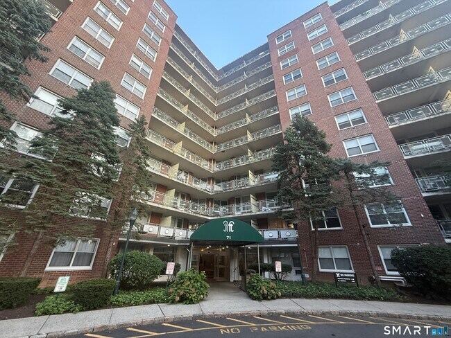 Primary Photo - 71 Strawberry Hill Ave
