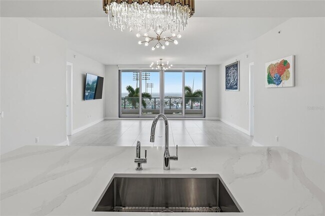 Building Photo - 301 1st St S