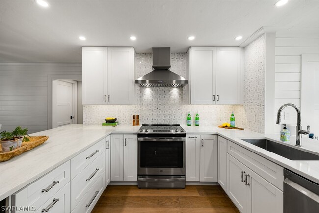 Building Photo - 3135 Riviera Dr