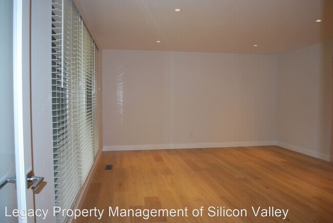 Building Photo - 4 br, 2 bath House - 1367 Bobolink Circle,