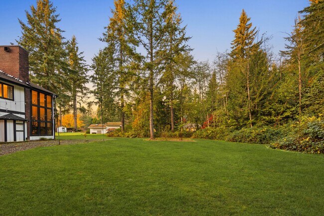 Building Photo - Redmond 4BD / 3BA Home with Central A/C on 3 Acres – Available Now