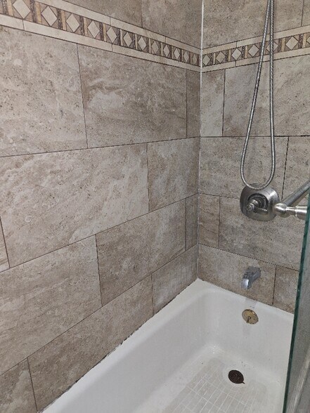 Building Photo - 2755 W Augusta Blvd