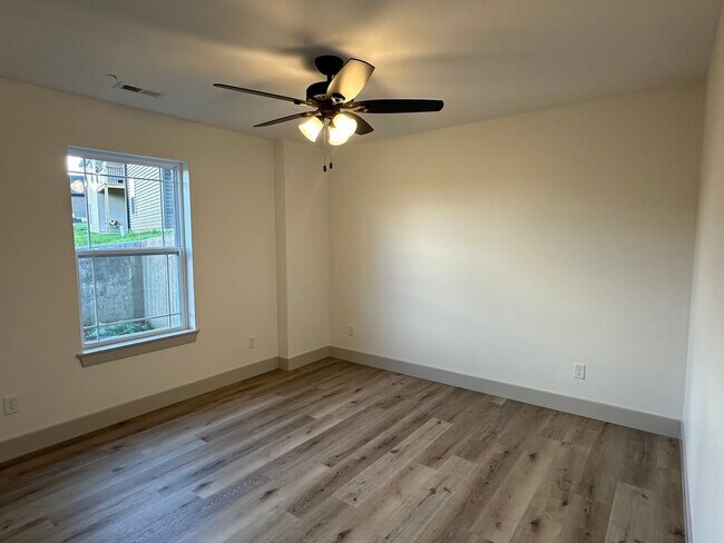 Building Photo - NEW CONSTRUCTION 5 Bed 3 Bath w/ Walk Out Basement Waynesville School District