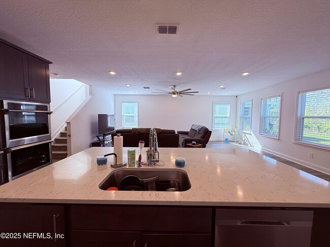 Building Photo - 2563 Lantana Ln