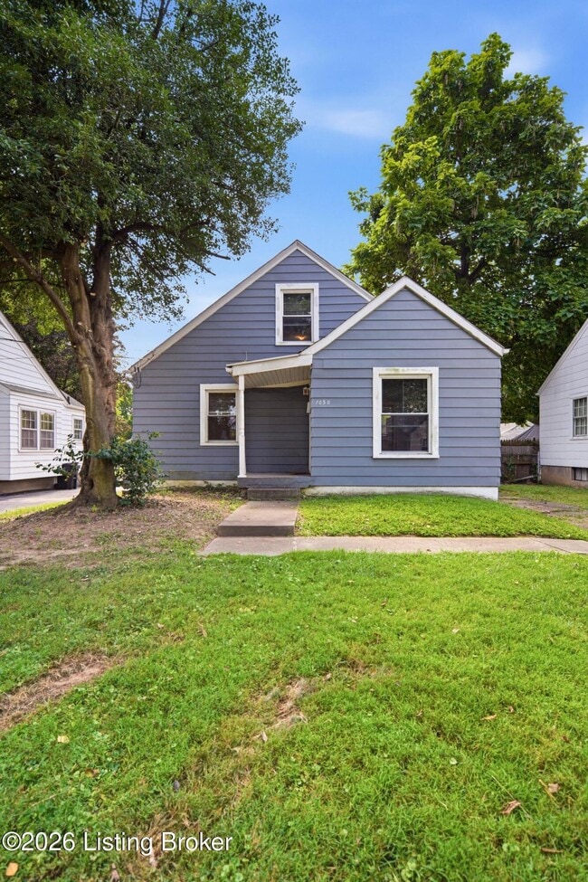 Building Photo - 1050 Oakwood Ave