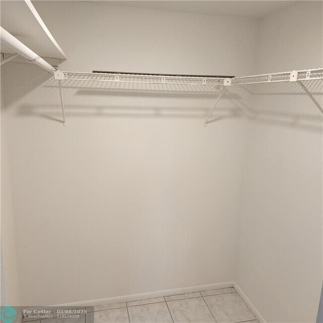 Building Photo - 8060 S Colony Cir