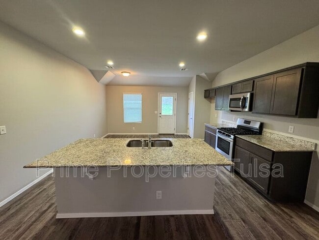 Building Photo - 3707 S 151st E Ave