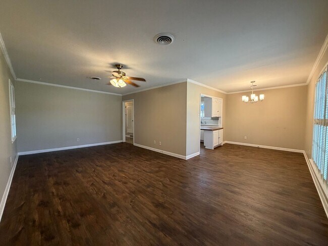 Building Photo - 4416 Granbury Rd