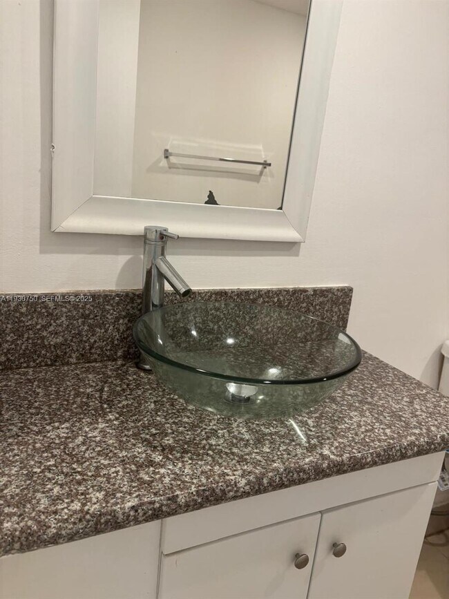 Building Photo - 6930 Miami Gardens Dr