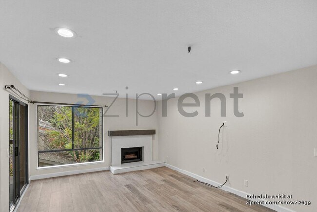 Building Photo - 49 Showers Dr