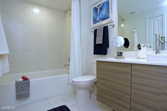 Building Photo - 13940 Pines Blvd