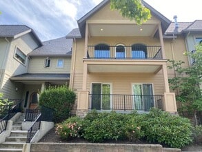 Building Photo - 528 W Nevada St