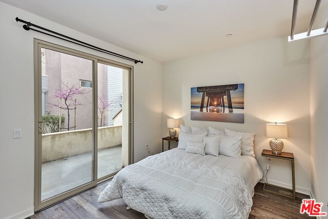 Room with private patio - 756 Colorado Cir