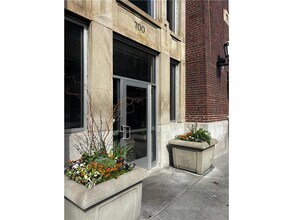 Building Photo - 700 N Washington Ave
