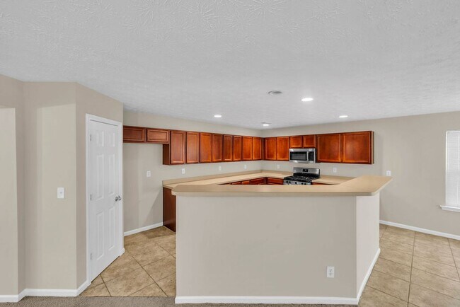 Building Photo - PRICE DROP!!! 3 BEDROOM 2.5 BATH SOUTH FULTON HOME!!