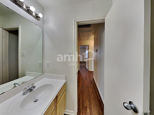 Building Photo - 15431 Kellerwood Dr