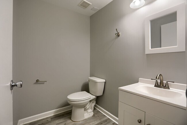 Building Photo - 618 Milford Ct