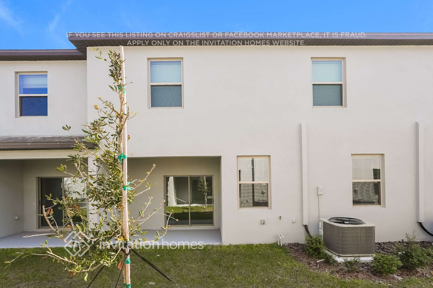 Building Photo - 2889 Coach Manors Way