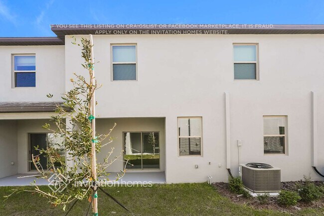 Building Photo - 2889 Coach Manors Way