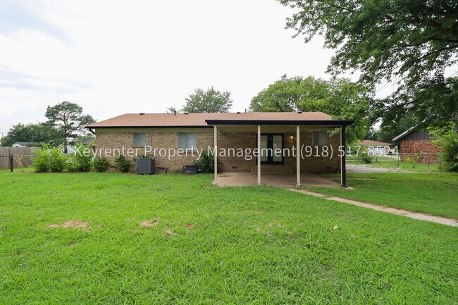 Building Photo - 11621 N 103rd E Ave