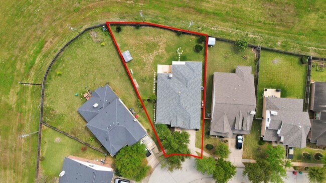 Building Photo - 7730 Trail Hollow