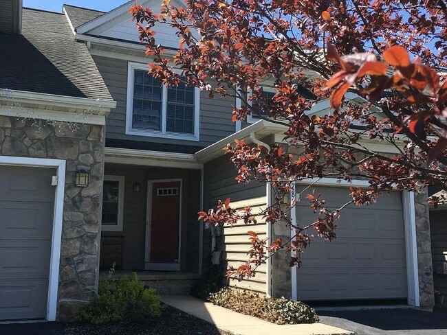 Primary Photo - 2 Bed 2.5 Bath Townhouse in Lititz