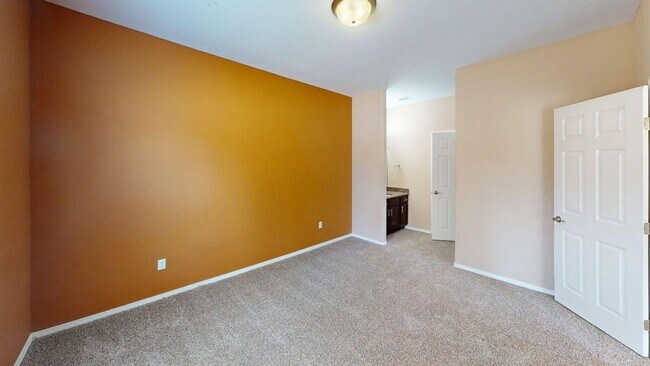 Building Photo - Spacious 4-Bed/3-Bath in Alamogordo, NM