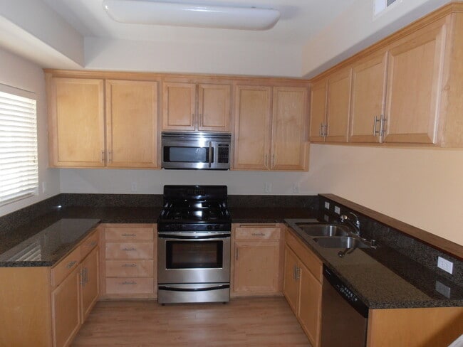 Kitchen - 14548 Evan Way