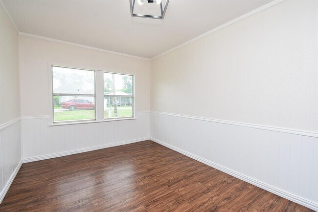 Building Photo - 2847 County Rd 510A